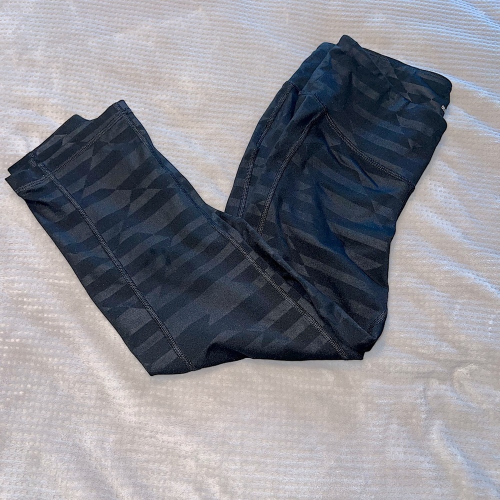 Women's Old Navy Active Cropped Leggings Medium